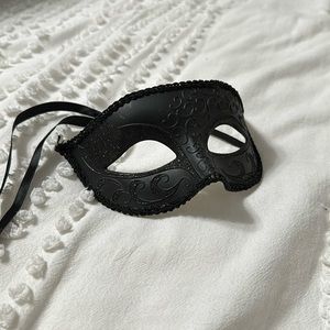 Black Masquerade Mask